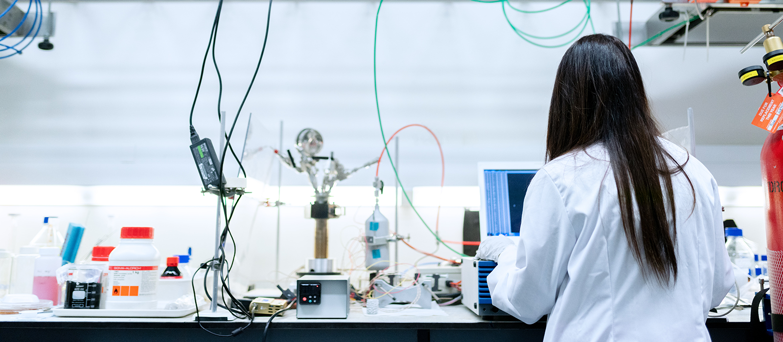Student working in an engineering lab